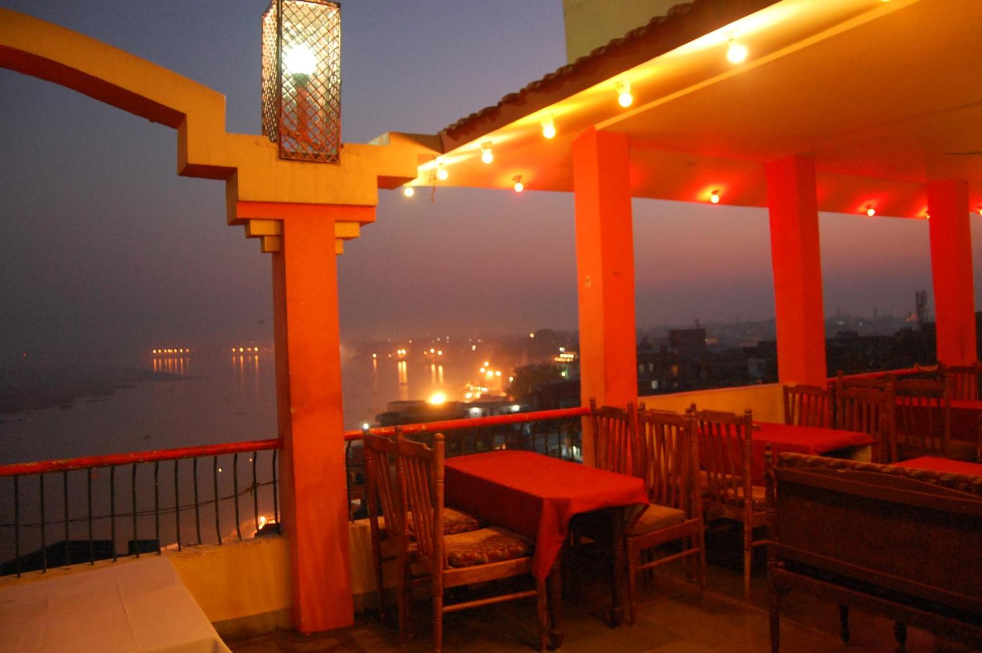 Puja Guest House Varanasi Exterior foto