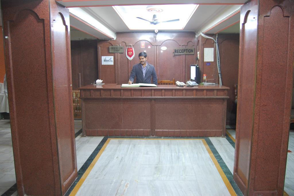 Puja Guest House Varanasi Exterior foto
