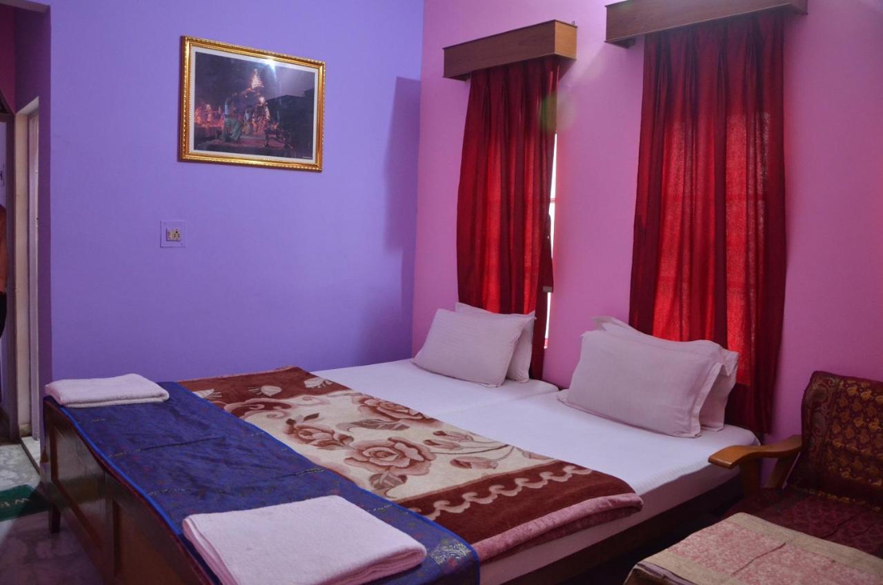Puja Guest House Varanasi Exterior foto