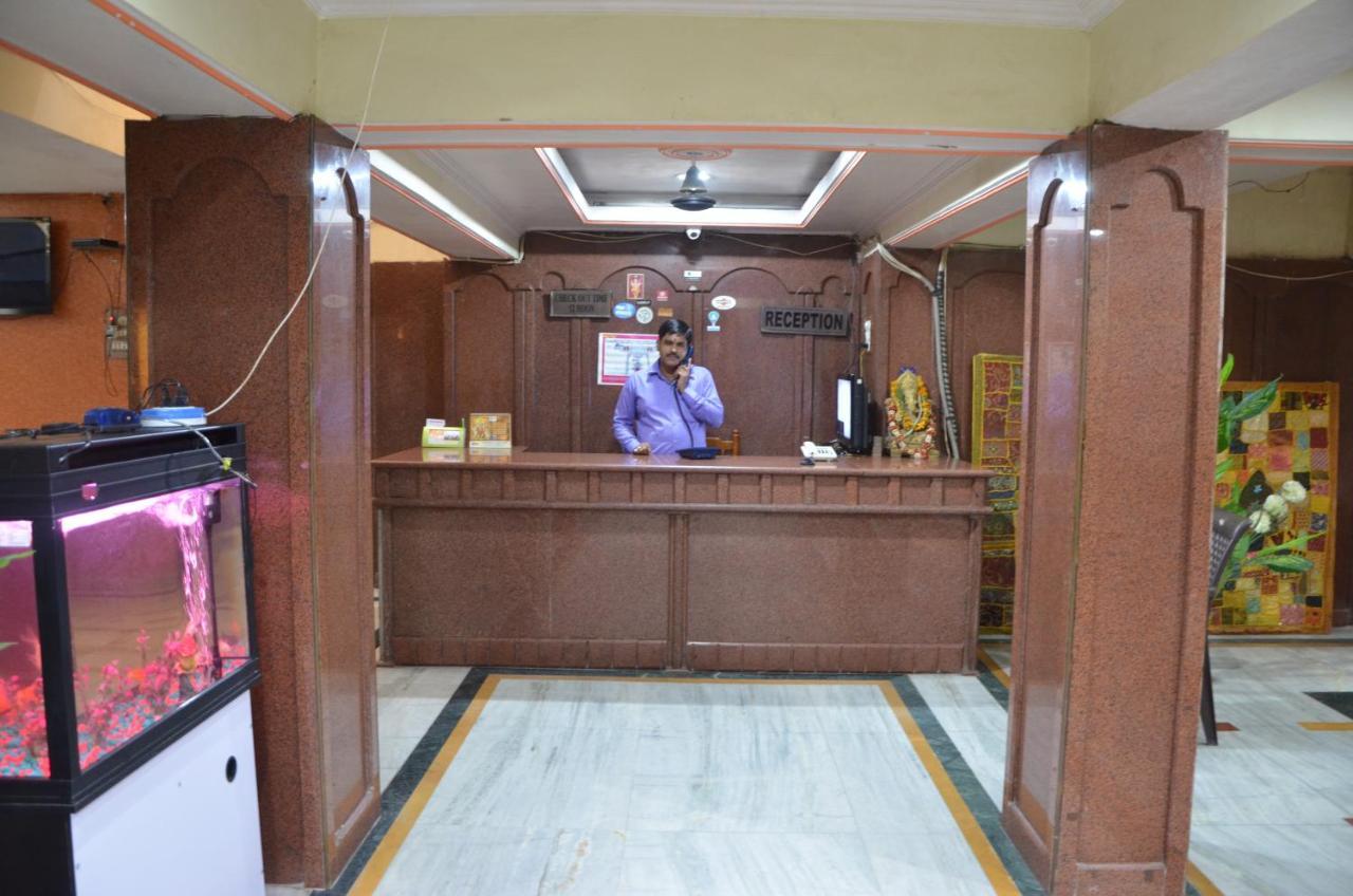 Puja Guest House Varanasi Exterior foto